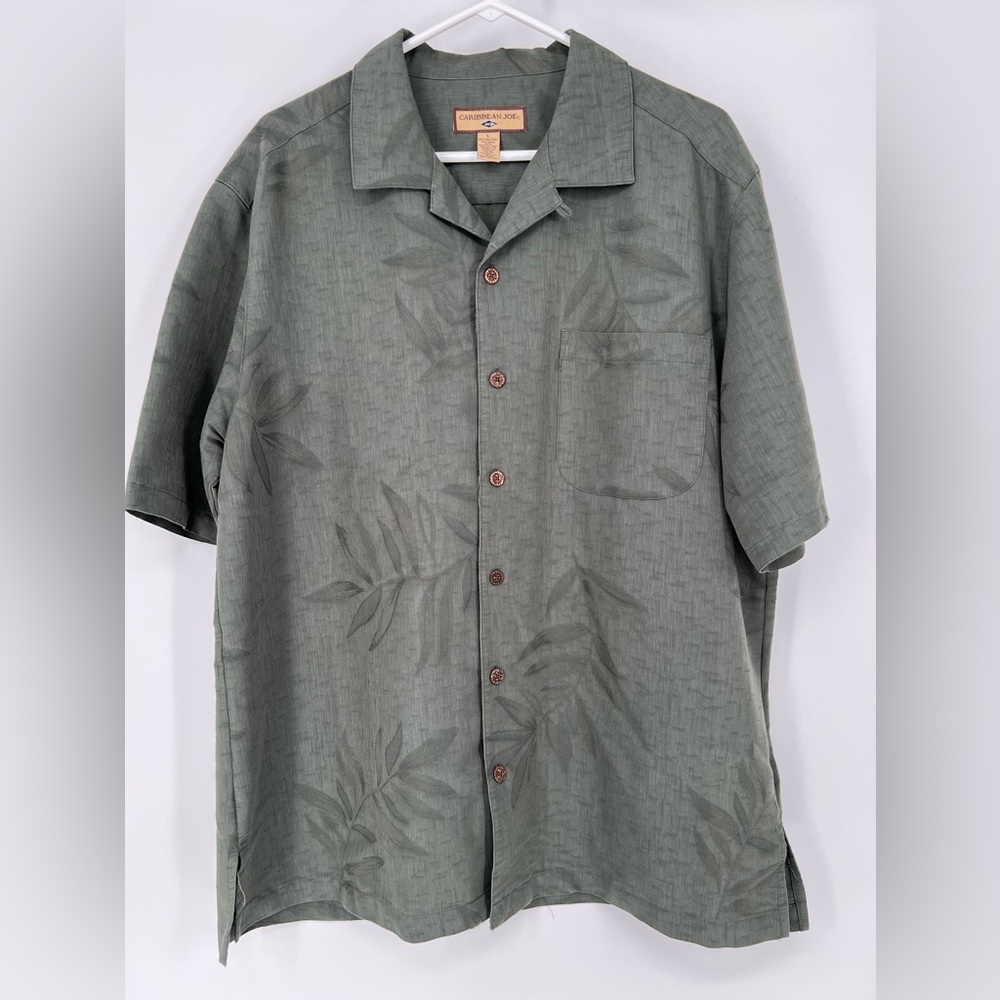 CARIBBEAN JOE ISLAND SAGE GREEN‎ BUTTON DOWN CASUAL SHIRT W/PLANT LEAVES IMPRINT